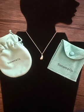 Tiffany & Co. Elsa Peretti Sterling silver tear drop pendant necklace